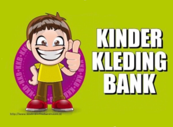 Bianca van de kinderkledingbank geeft het op.