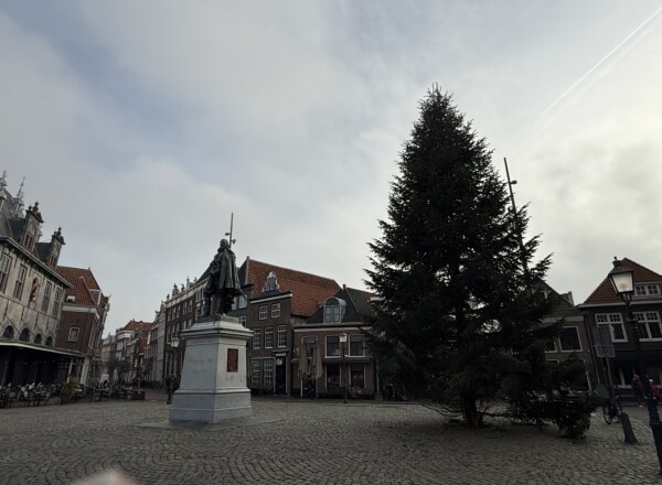 B&W haalt nu de hele wereld erbij om door te praten over Coen: kappen nou hoor!