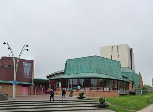 Raadsvragen over veiligheid van rotsblokken bij Park Schouwburg